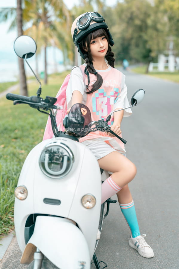 蠢沫沫骑上小电车，探索这个美好的世界