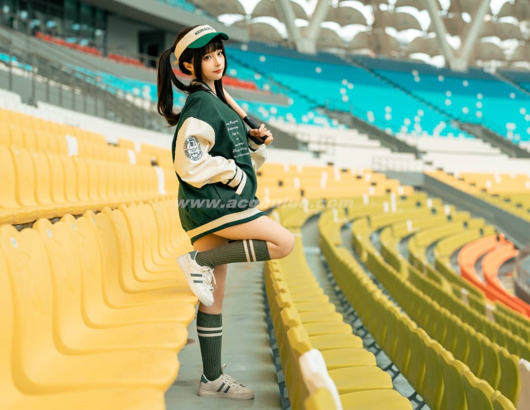 蠢沫沫穿上棒球服，和棒球女孩一起免费玩棒球