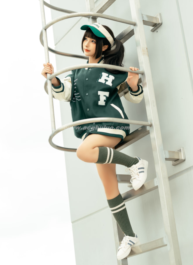 蠢沫沫穿上棒球服，和棒球女孩一起免费玩棒球
