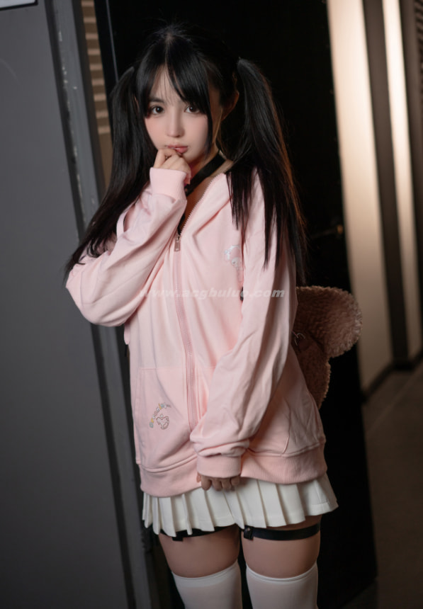 樱井宁宁接到主人的新任务，cosplay不一样的玩法